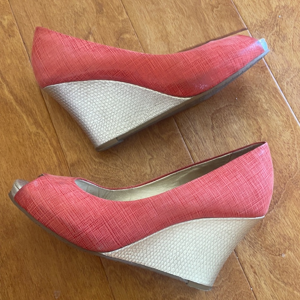 Lilly Pulitzer Coral peep-toe Heels